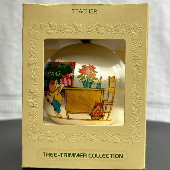 Teacher Tree Trimmer Collection - Hallmark Keepsake Christmas Ornament from 1980 - Picture 4 of 6